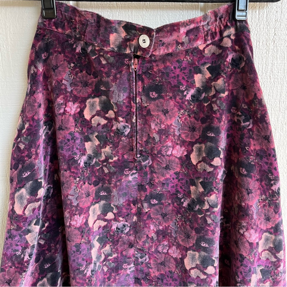 Vintage 1960s Marguerite Rubel Velvet Dark Floral A-Line Midi Skirt - Picture 5 of 8